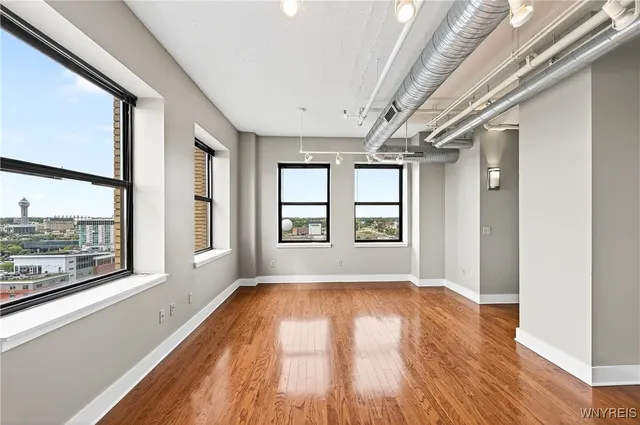 $290,000 | Undisclosed Address, Niagara Falls, NY 14303