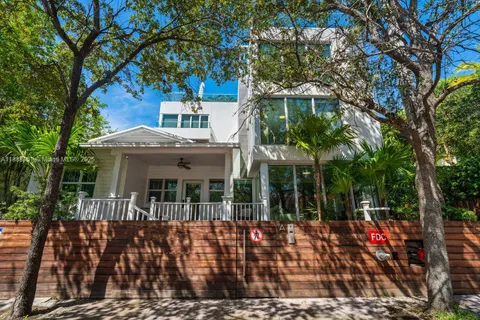$3,750,000 | 234 Washington Avenue, Unit A, Miami Beach, FL 33139