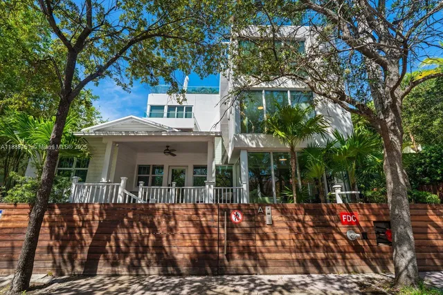 $3,750,000 | 234 Washington Avenue, Unit A, Miami Beach, FL 33139