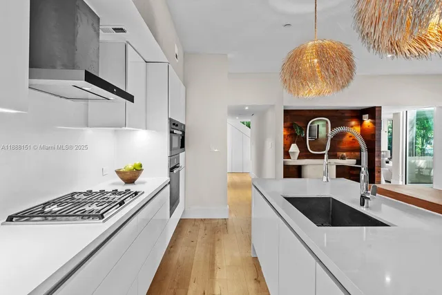 $3,750,000 | 234 Washington Avenue, Unit A, Miami Beach, FL 33139