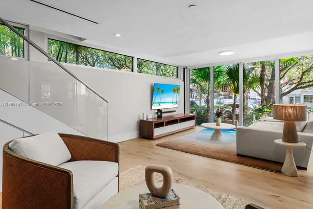$3,750,000 | 234 Washington Avenue, Unit A, Miami Beach, FL 33139