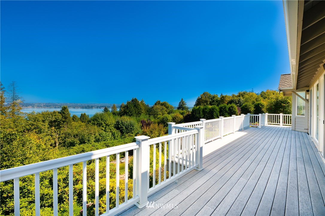 5332 Canvasback Loop Blaine, WA 98230 - Photo 19 of 40 a view of balcony with wooden floor and fence