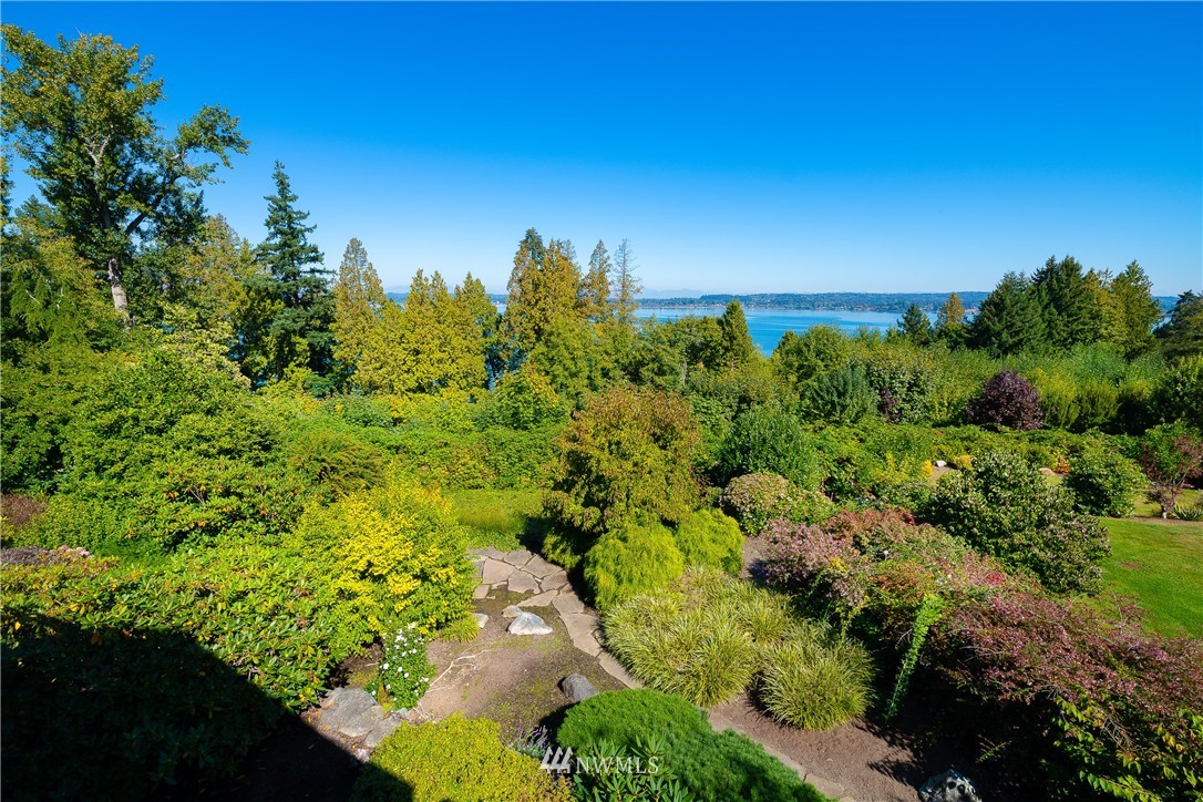 5332 Canvasback Loop Blaine, WA 98230 - Photo 37 of 40 a view of a garden