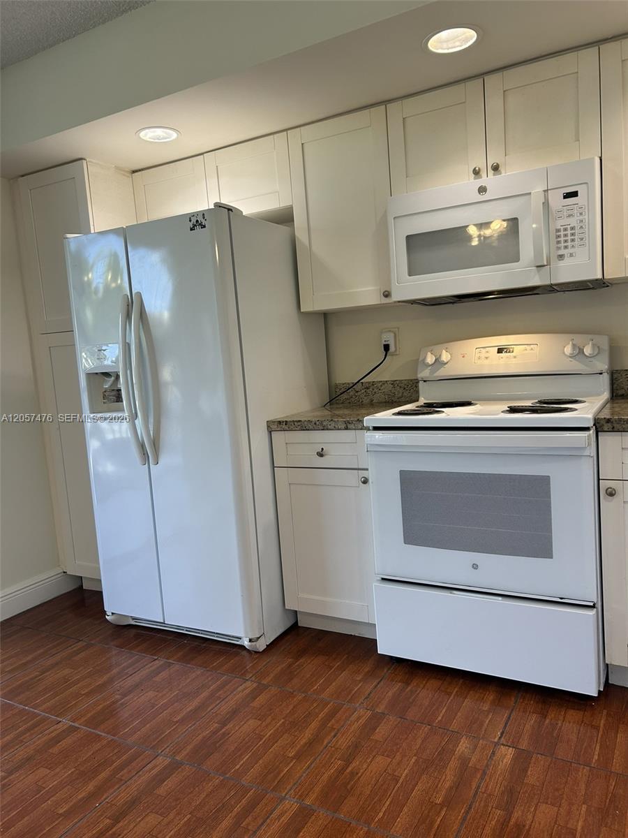 8520 Southwest 133rd Avenue Road, Unit 213 Miami, FL 33183 - Photo 2 of 26 Gallery Image 2