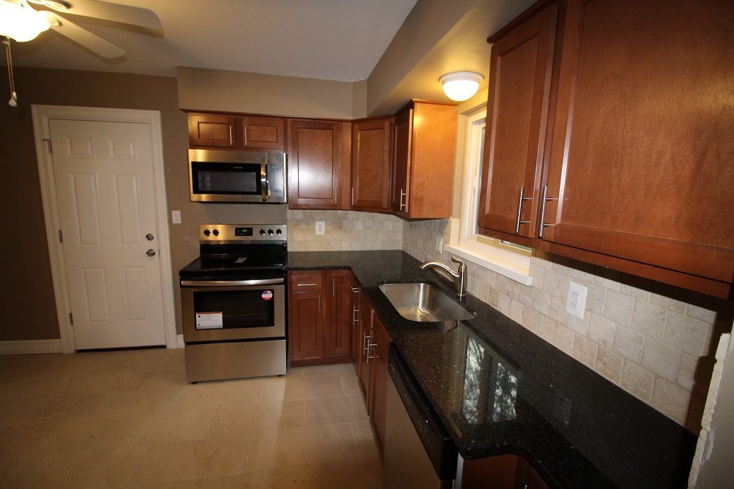 36773 Kelly Road Clinton Township, MI 48035 - Photo 9 of 56 31335611-8.JPG