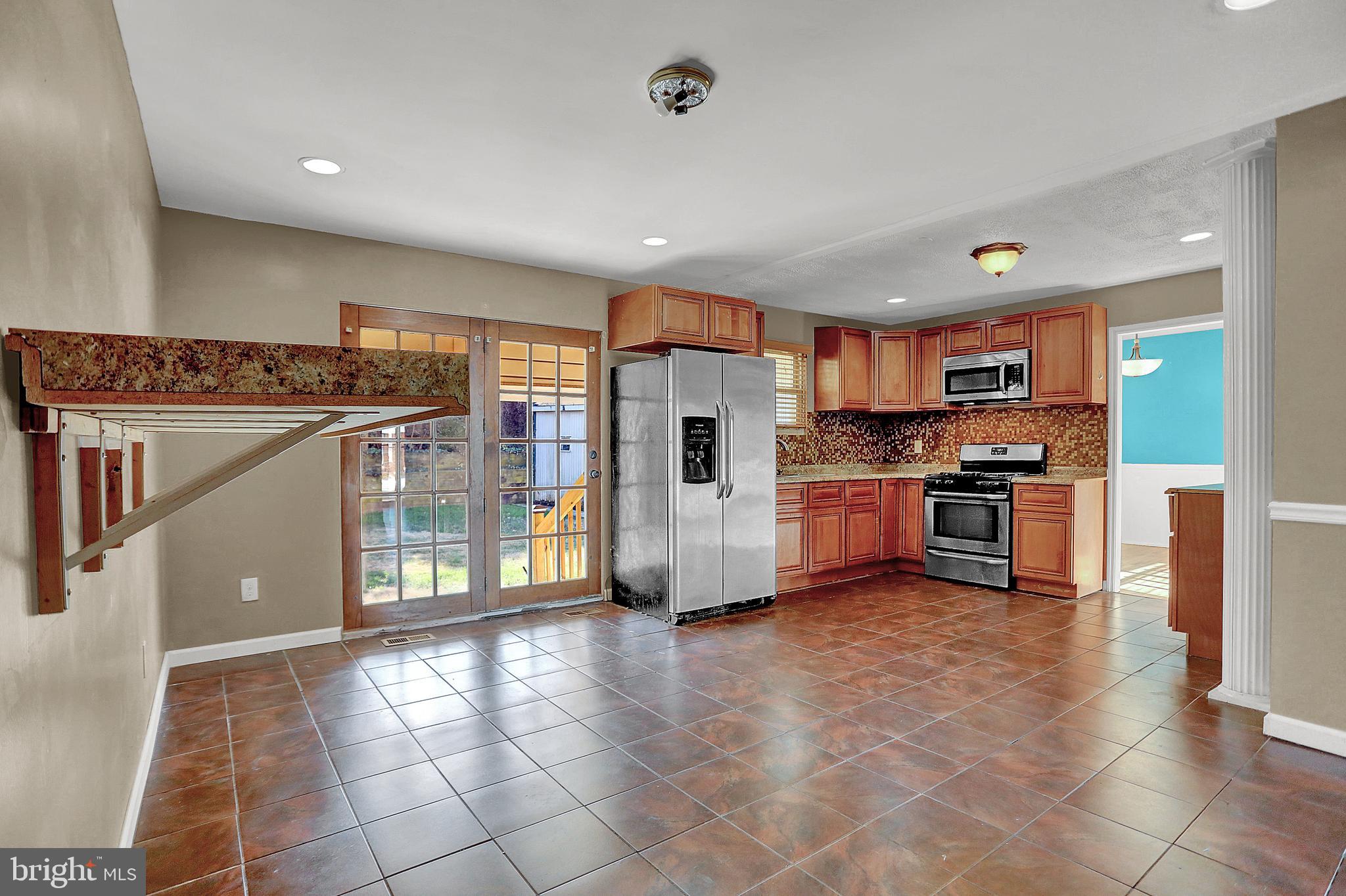 8125 Callo Lane Rosedale, MD 21237 - Photo 3 of 25 FULL, EAT-IN KITCHEN