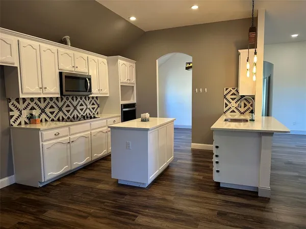 $2,500 | 12621 Lillybrook Lane, Fort Worth, TX 76244