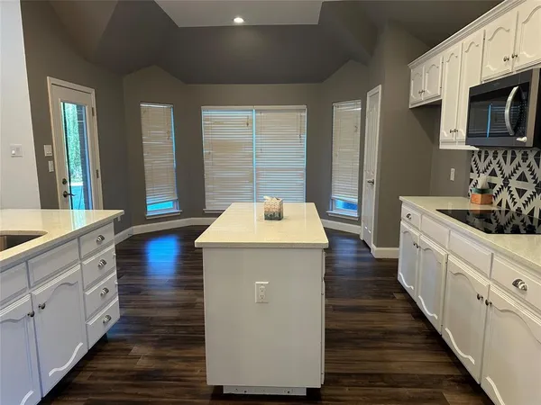 $2,500 | 12621 Lillybrook Lane, Fort Worth, TX 76244