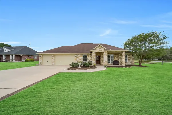 $625,000 | 132 River Bend Drive, East Bernard, TX 77435
