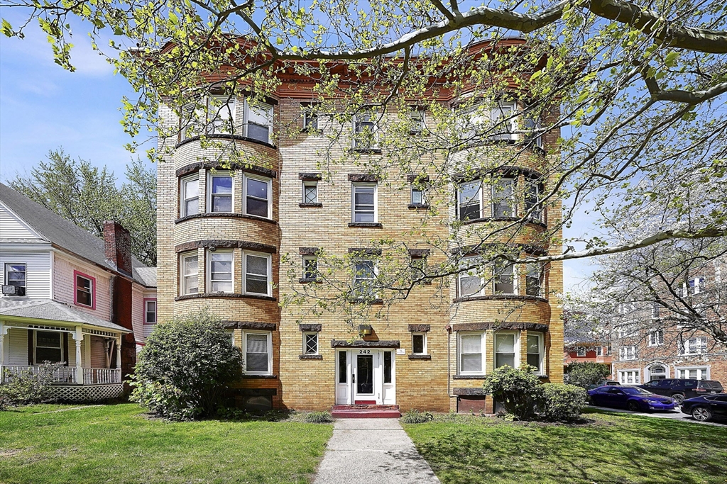 242 Fort Pleasant Avenue Springfield, MA 01108 - Photo 1 of 42 front view of a building
