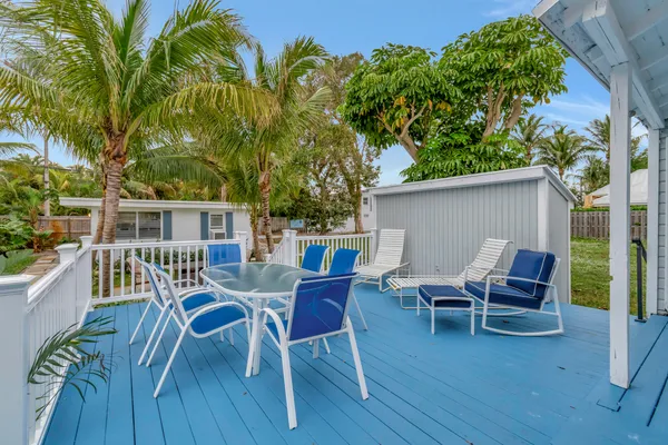 $2,250,000 | 320 Southeast 4th Avenue, Delray Beach, FL 33483