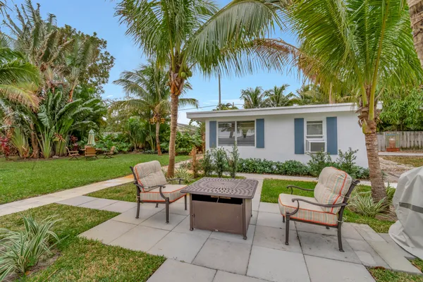 $2,250,000 | 320 Southeast 4th Avenue, Delray Beach, FL 33483