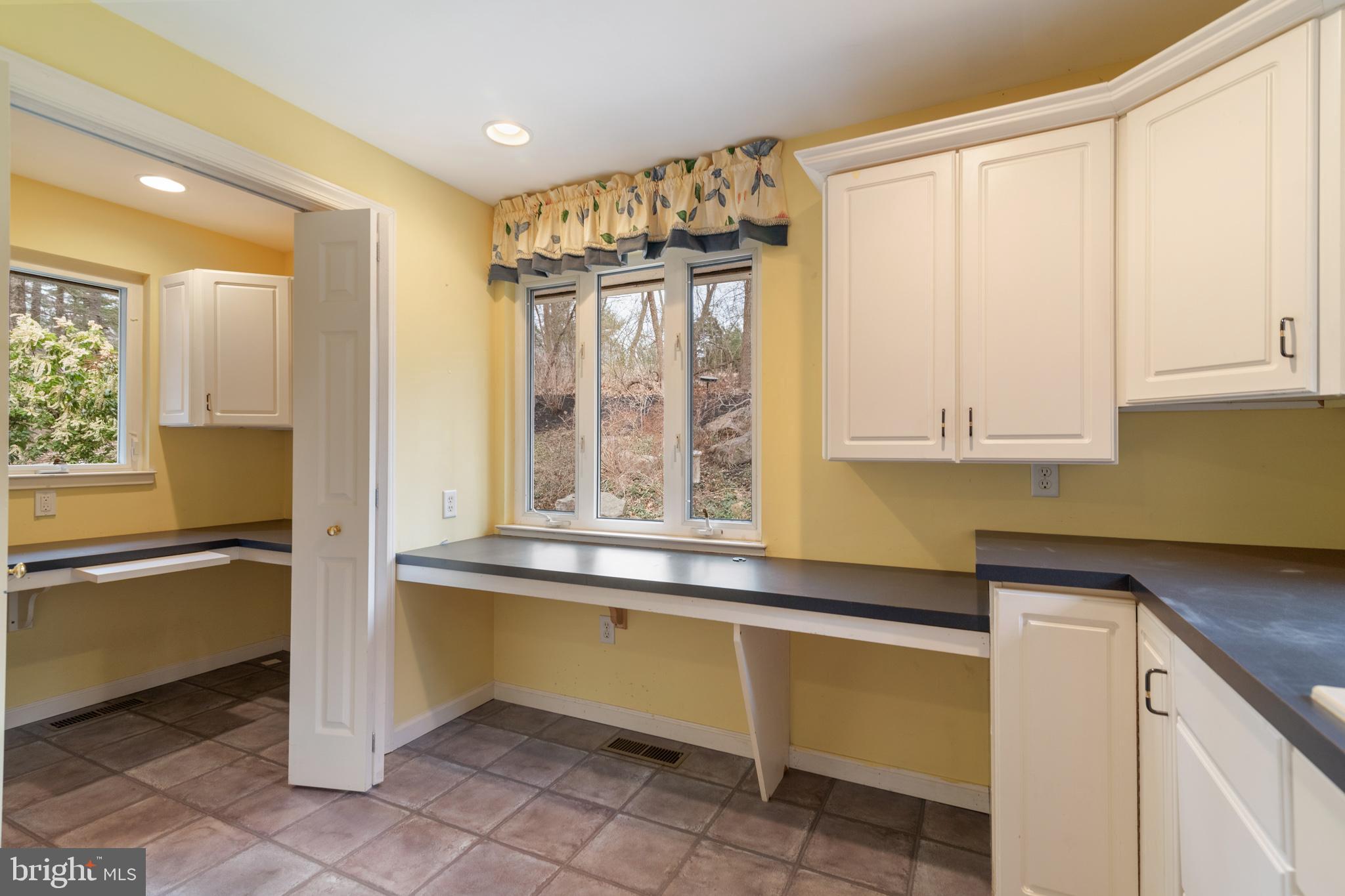 19 Dunminning Road Newtown Square, PA 19073 - Photo 10 of 29