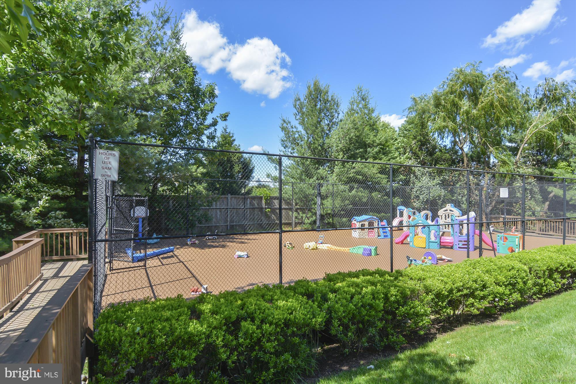 5803 Summers Grove Road Alexandria, VA 22304 - Photo 39 of 43 a view of a swimming pool with a patio