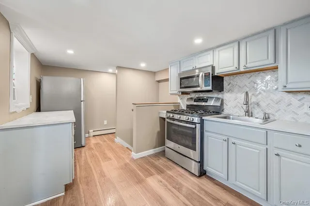 $799,000 | 185 Throop Street, West Babylon, NY 11704