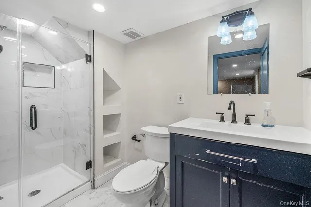 $799,000 | 185 Throop Street, West Babylon, NY 11704