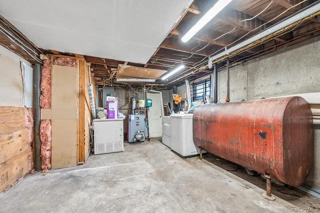 $799,000 | 185 Throop Street, West Babylon, NY 11704