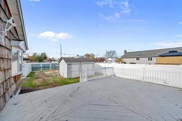 $799,000 | 185 Throop Street, West Babylon, NY 11704