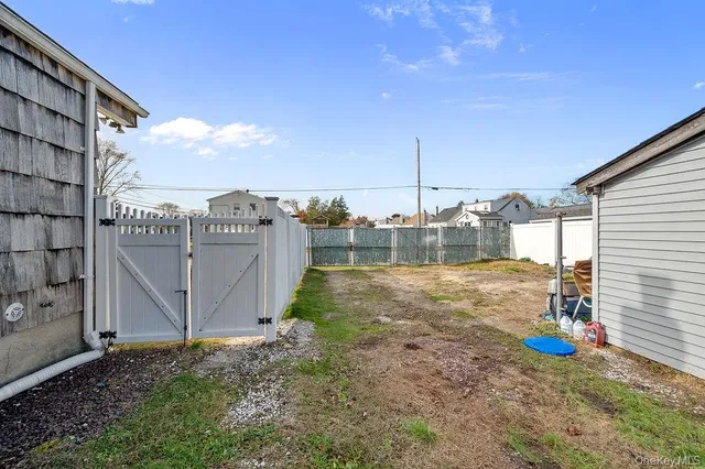 $799,000 | 185 Throop Street, West Babylon, NY 11704