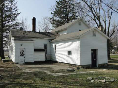 4238 Farrand Road Clio, MI 48420 - Photo 2 of 11 20394695-1.JPG