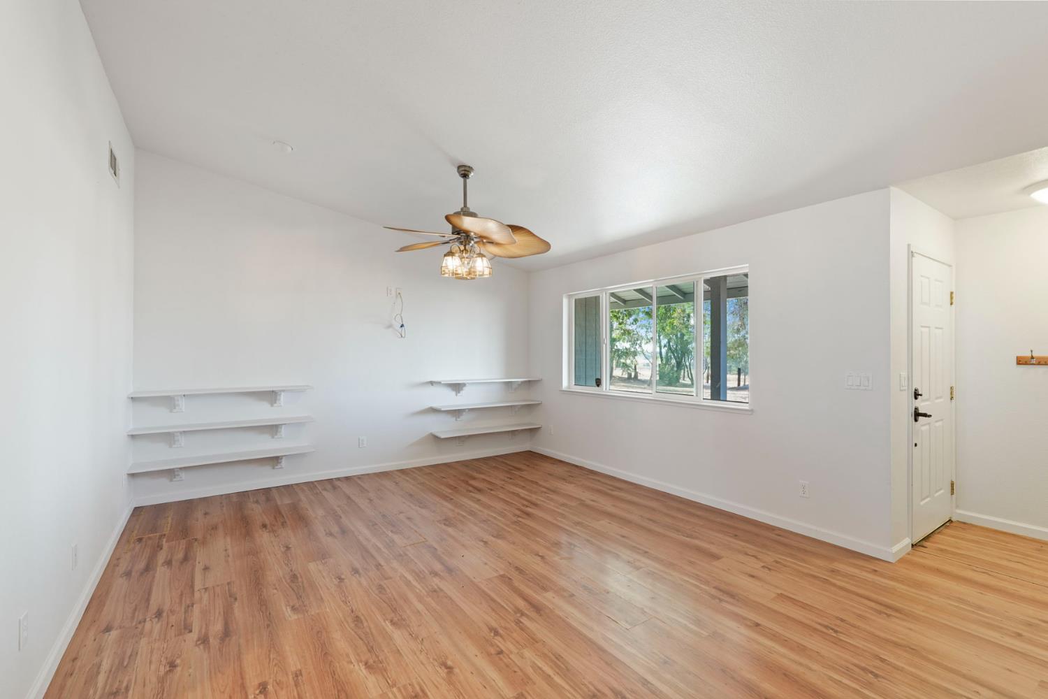 12375 Kirkwood Road Herald, CA 95638 - Photo 20 of 72 Living Room is on the front side of the house!