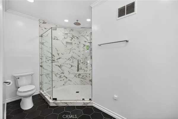 $7,500 | 520 North Citrus Avenue, Los Angeles, CA 90036