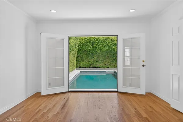 $7,500 | 520 North Citrus Avenue, Los Angeles, CA 90036
