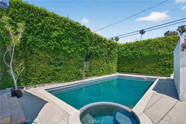 $7,500 | 520 North Citrus Avenue, Los Angeles, CA 90036