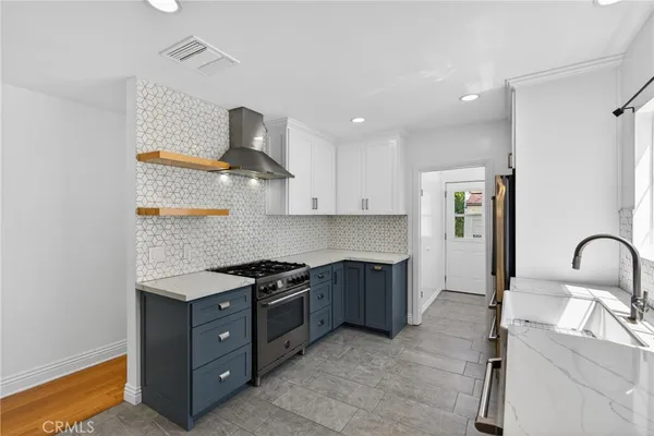 $7,500 | 520 North Citrus Avenue, Los Angeles, CA 90036