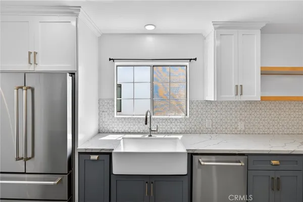 $7,500 | 520 North Citrus Avenue, Los Angeles, CA 90036
