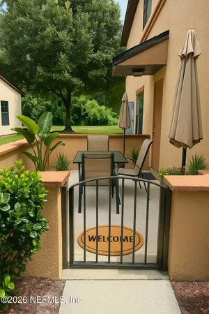 a view of empty room with ceiling fan