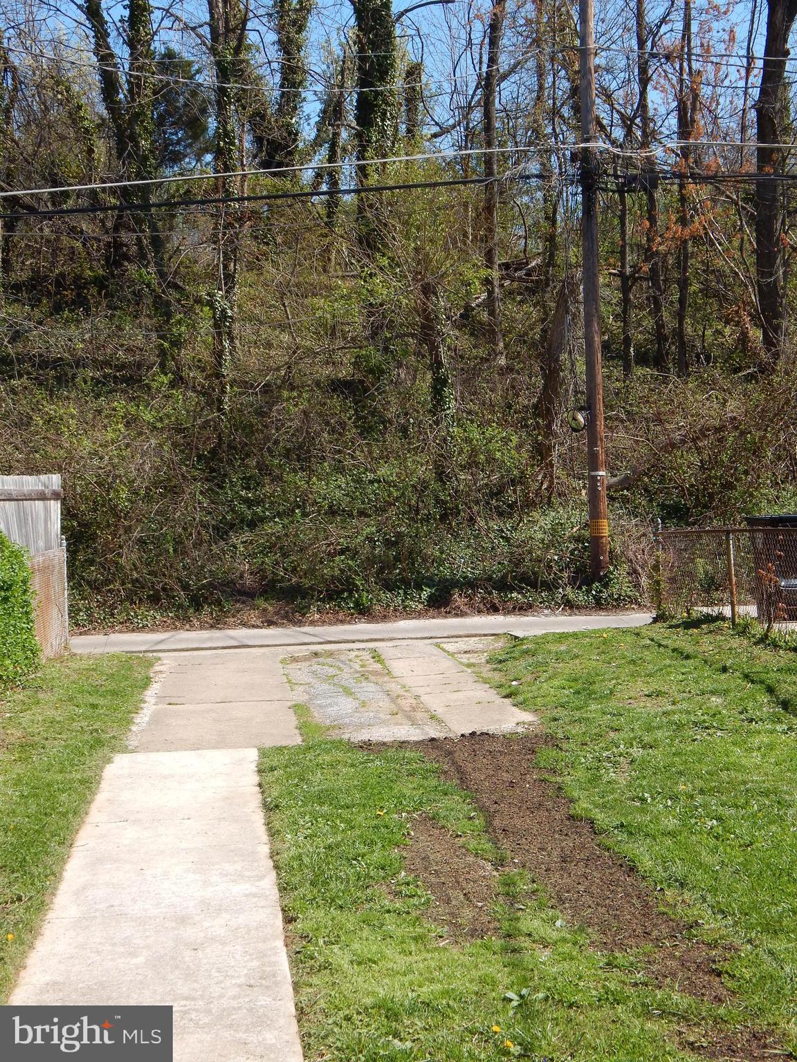 5647 Arnhem Road Baltimore, MD 21206 - Photo 3 of 30 Rear Parking