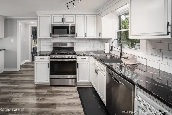$440,000 | 114 Country Place, Washington, NC 27889