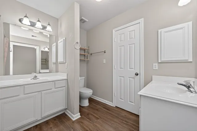 $265,000 | 987 Oak Glen Drive, Conroe, TX 77378