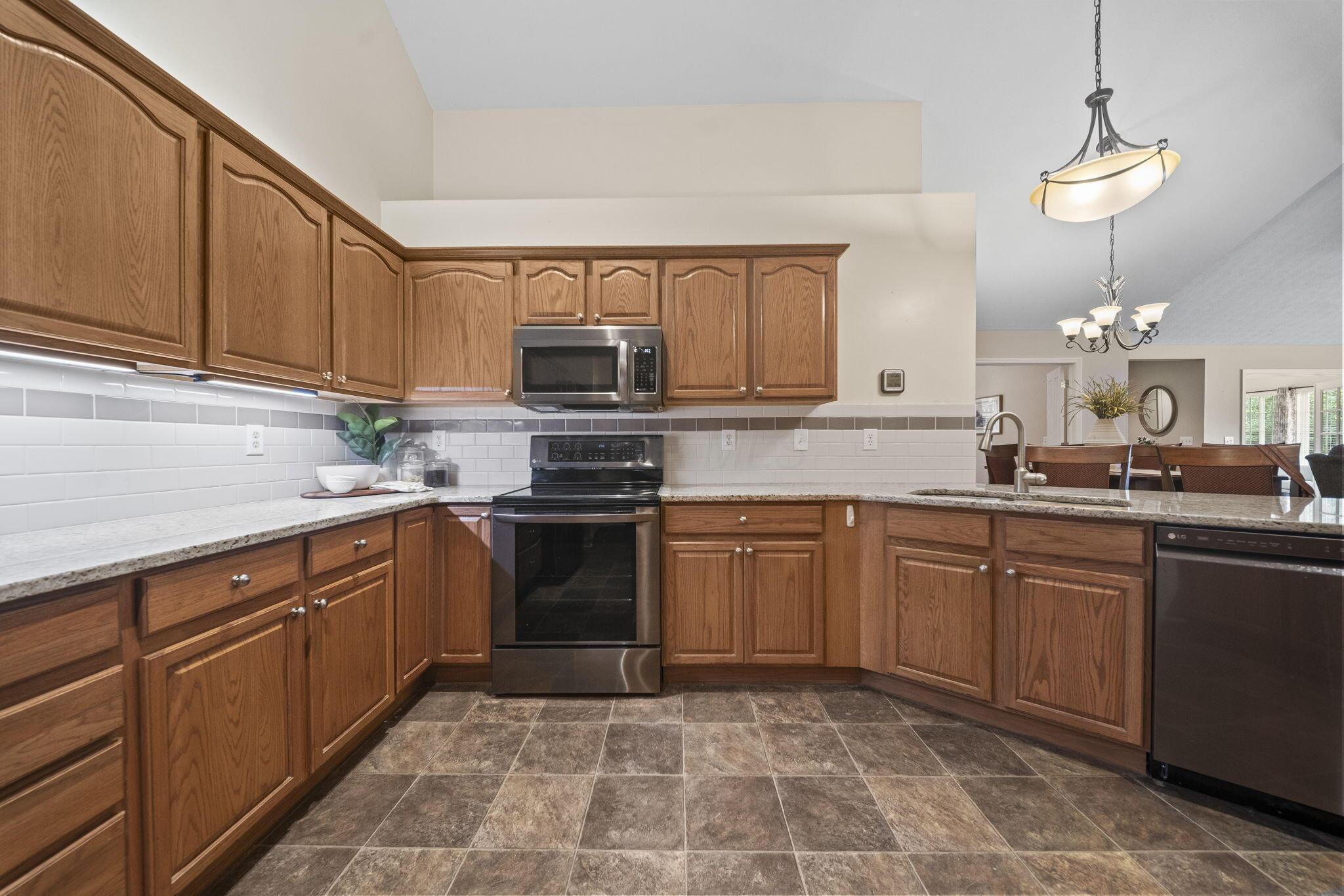 217 Stonegate Loop Pataskala, OH 43062 - Photo 16 of 45 14-web-or-mls-DSC08268