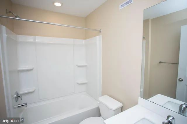 $2,995 | 239 Macoun Way, Glassboro, NJ 08028