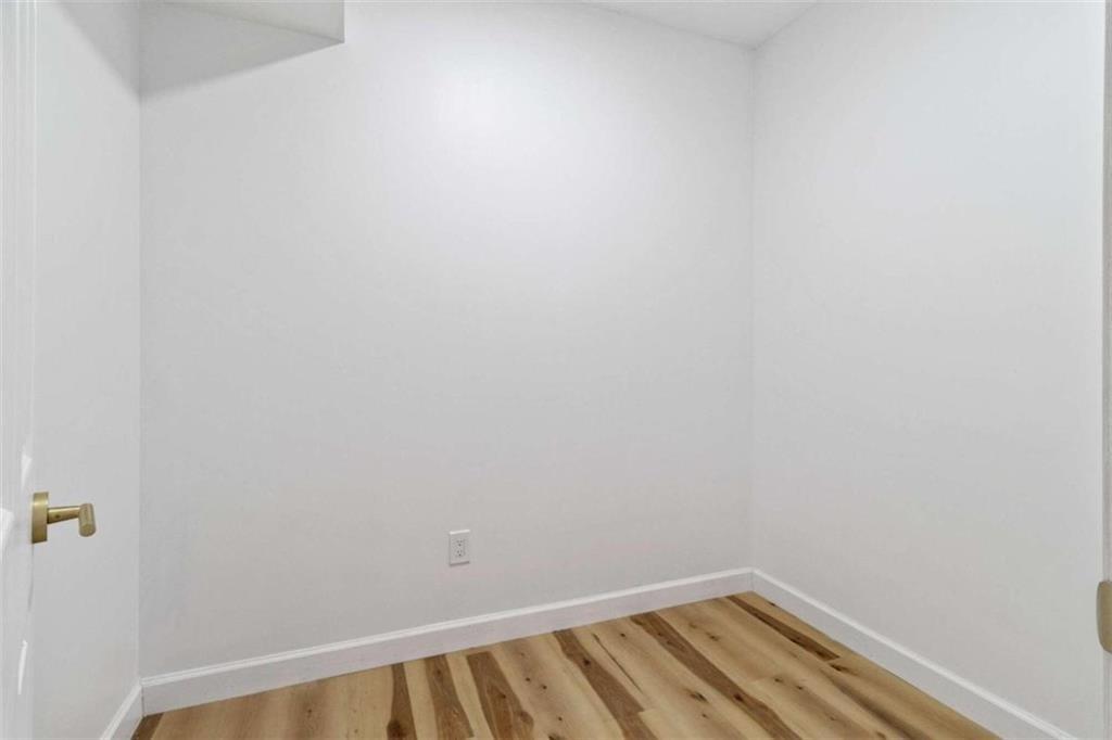 1711 Summit Glen Lane Northeast Atlanta, GA 30329 - Photo 31 of 42 a view of a small space