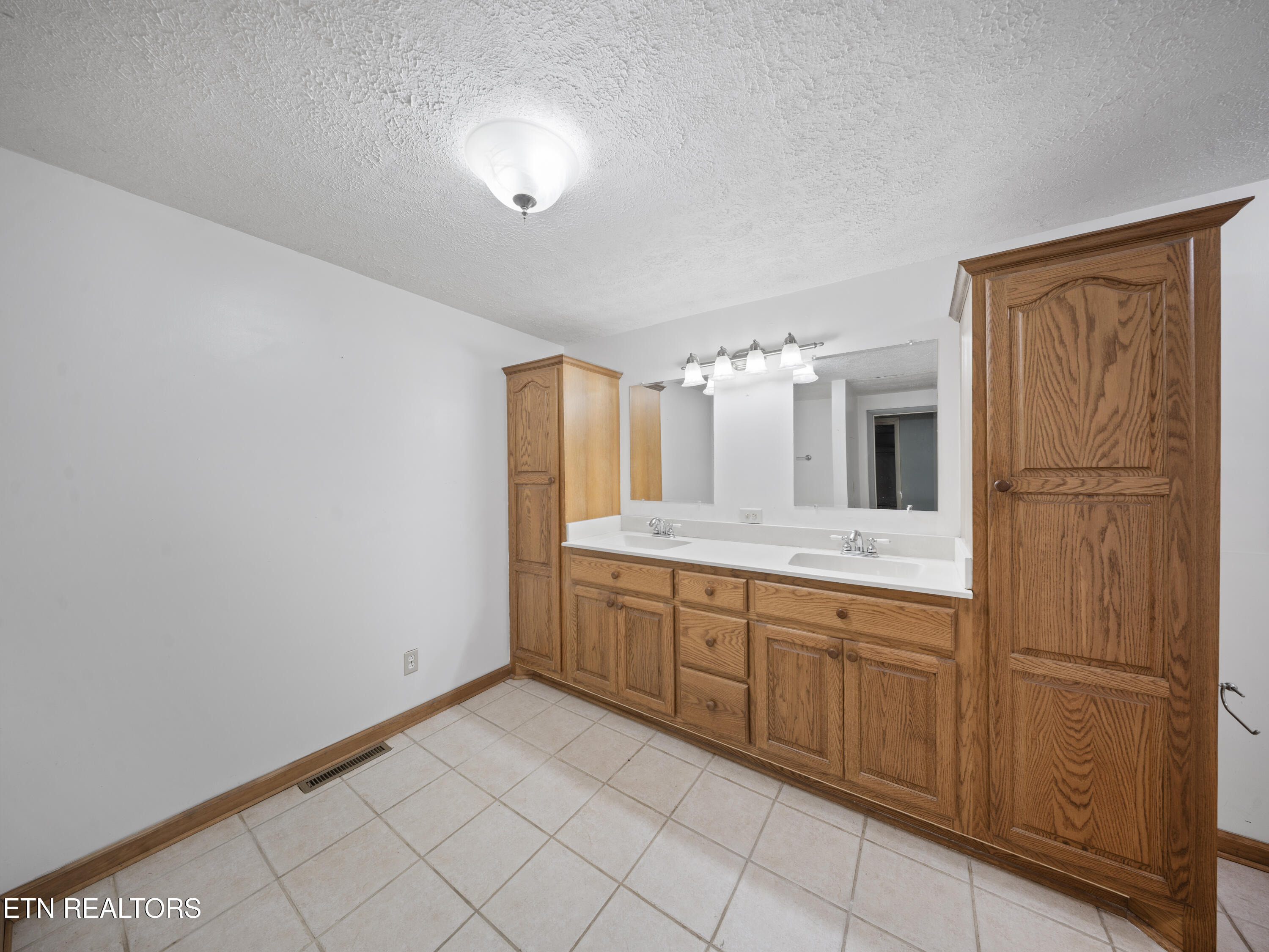 196 Ellis Road Kingston, TN 37763 - Photo 20 of 54 Ellis Rd_0019