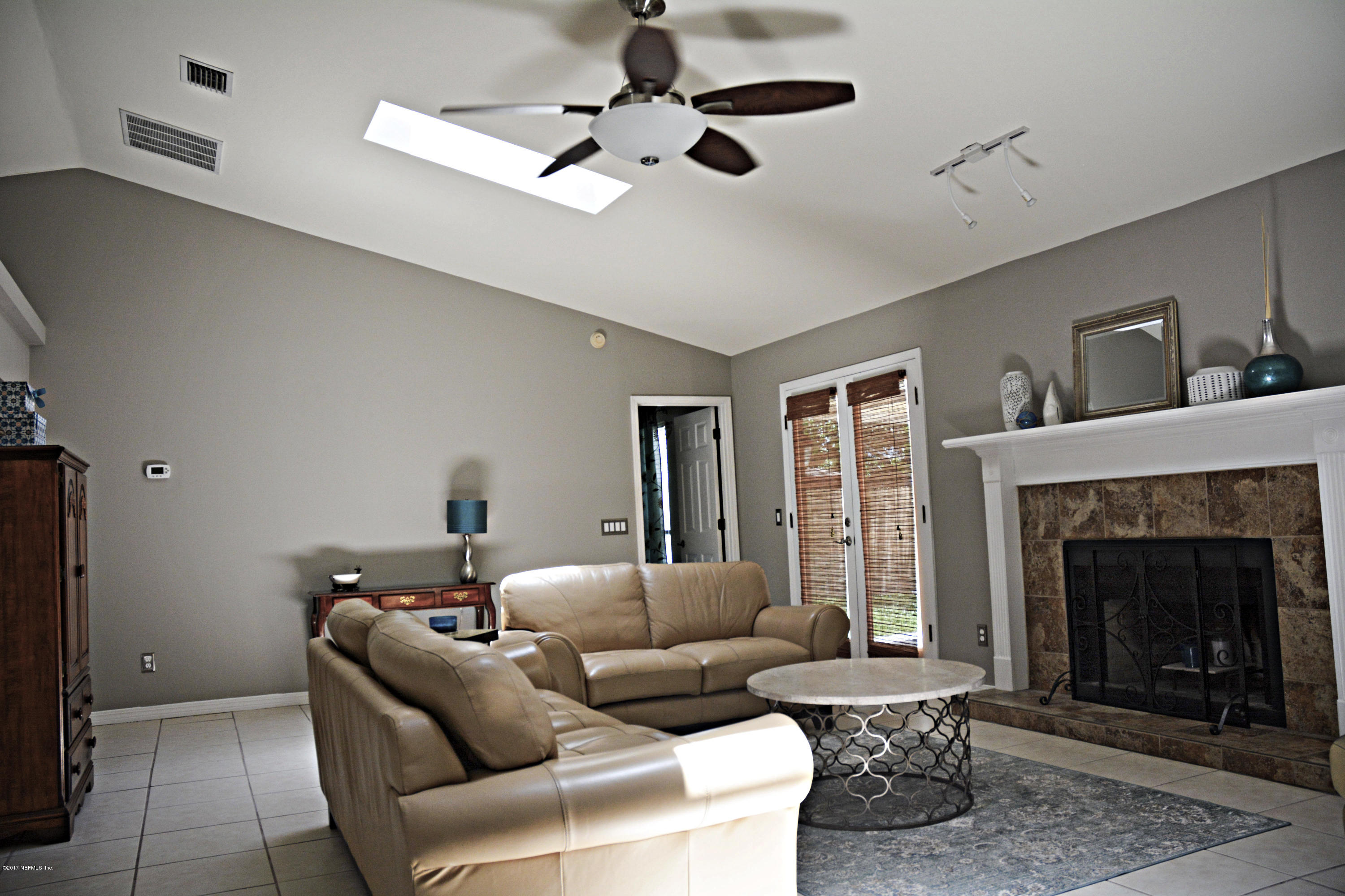 8333 Hamden Road West Jacksonville, FL 32244 - Photo 14 of 37 Lots of light