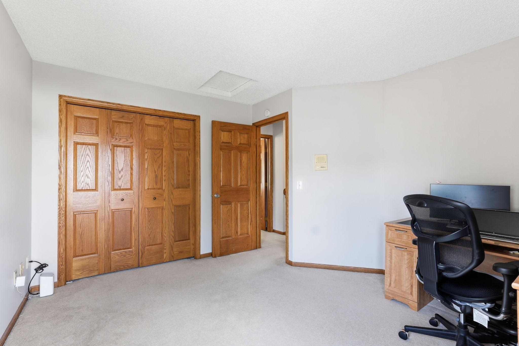 455 Highpoint Curve Maplewood, MN 55119 - Photo 33 of 44