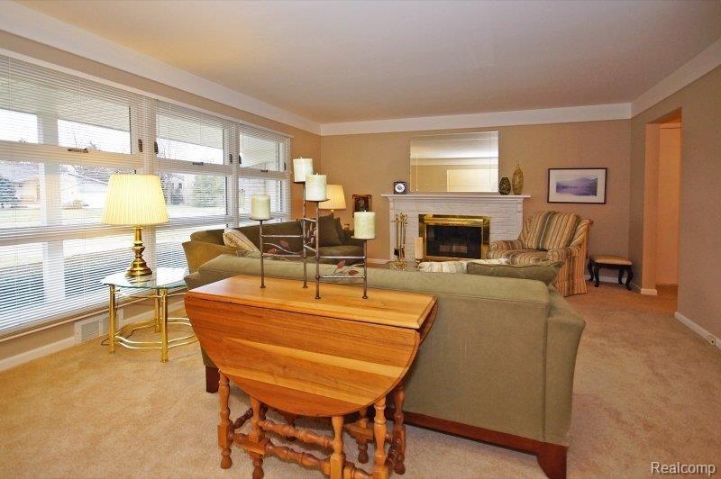 399 South Cranbrook Cross Road Bloomfield Hills, MI 48301 - Photo 2 of 16 Living Room