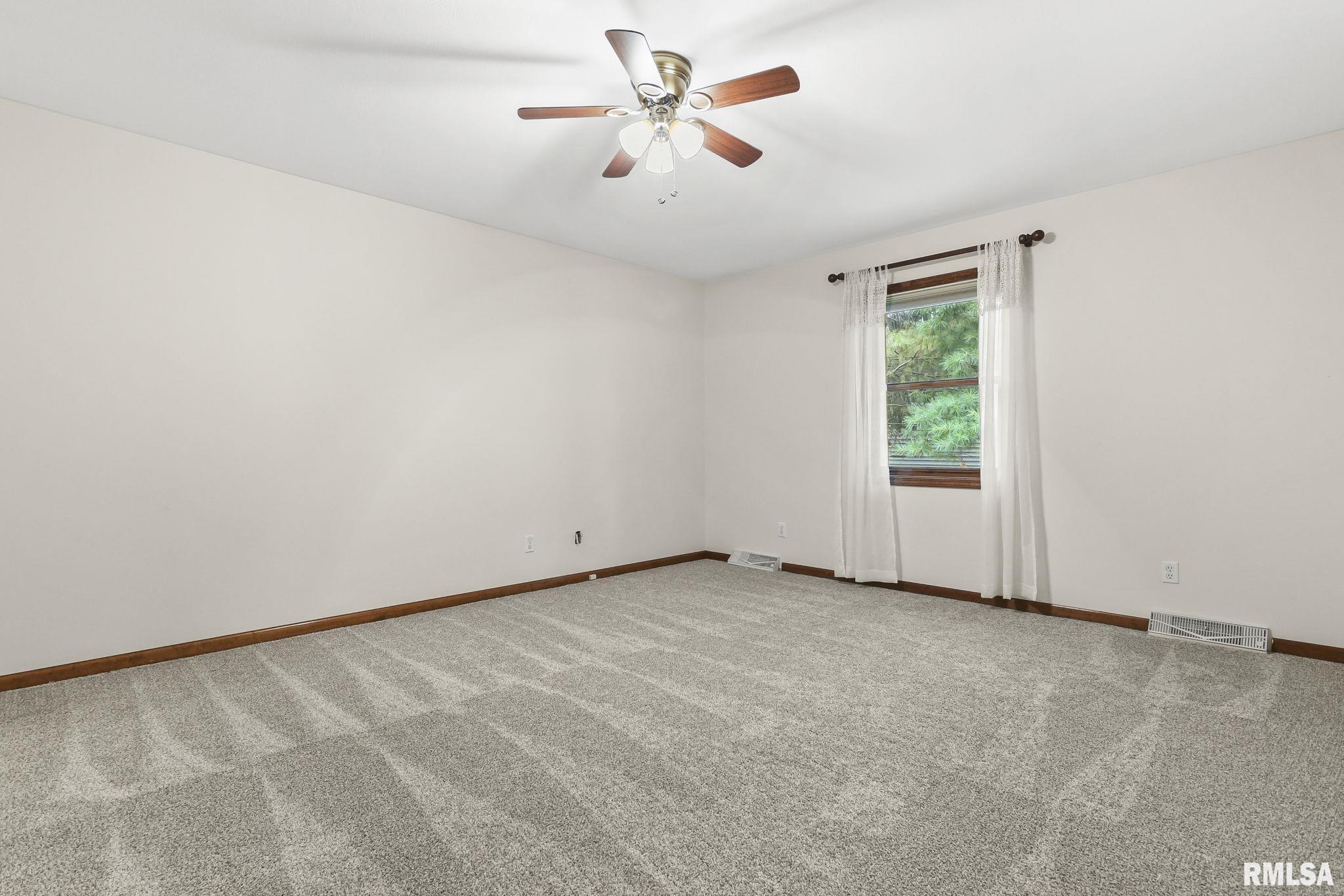 2702 Johnstone Road Springfield, IL 62711 - Photo 18 of 32