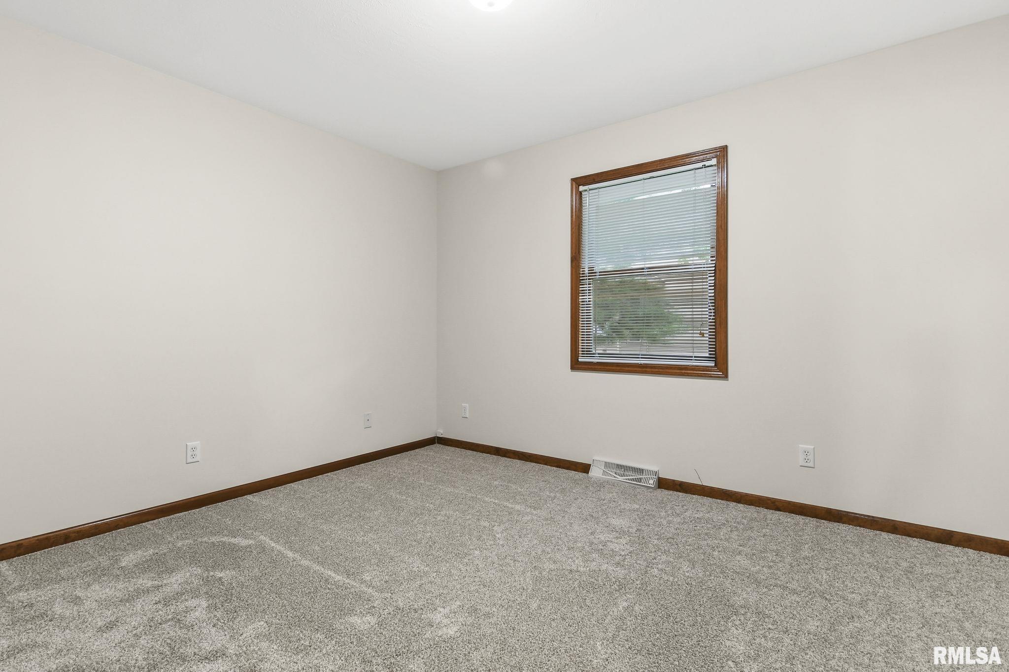 2702 Johnstone Road Springfield, IL 62711 - Photo 26 of 32