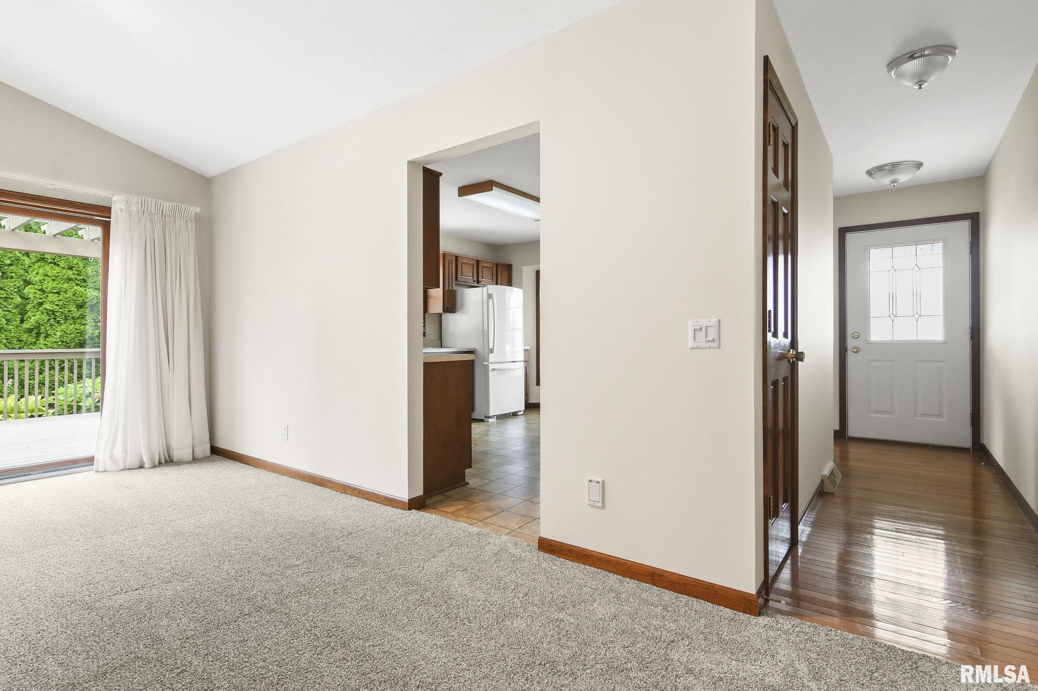 2702 Johnstone Road Springfield, IL 62711 - Photo 8 of 32