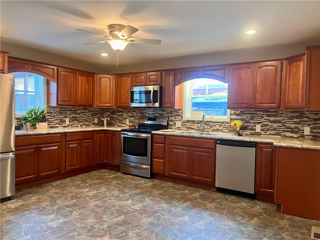 133 West 2nd Street Corning, NY 14830 - Photo 3 of 46