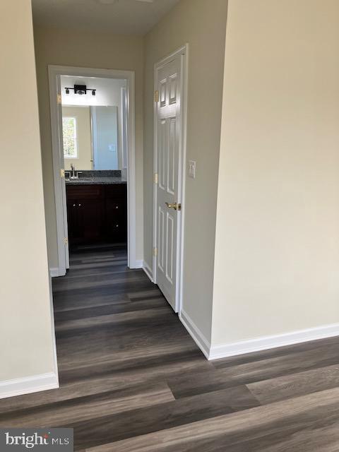 113 Heulings Avenue Riverside, NJ 08075 - Photo 38 of 50 Master Bath Entry View