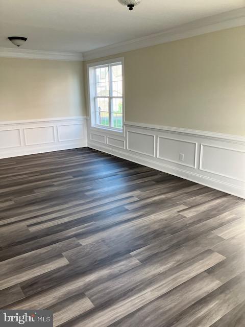 113 Heulings Avenue Riverside, NJ 08075 - Photo 5 of 50 Awesome Wainscoting Chair Rail & Crown Molding