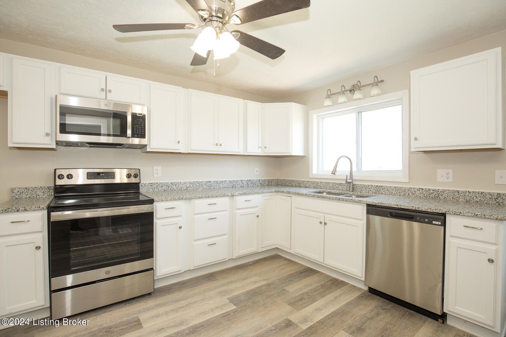 6570 Point Pleasant Road Pleasureville, KY 40057 - Photo 4 of 39 Kitchen