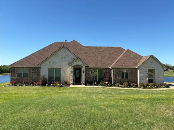$575,000 | 23670 Champion Drive, Lindale, TX 75771
