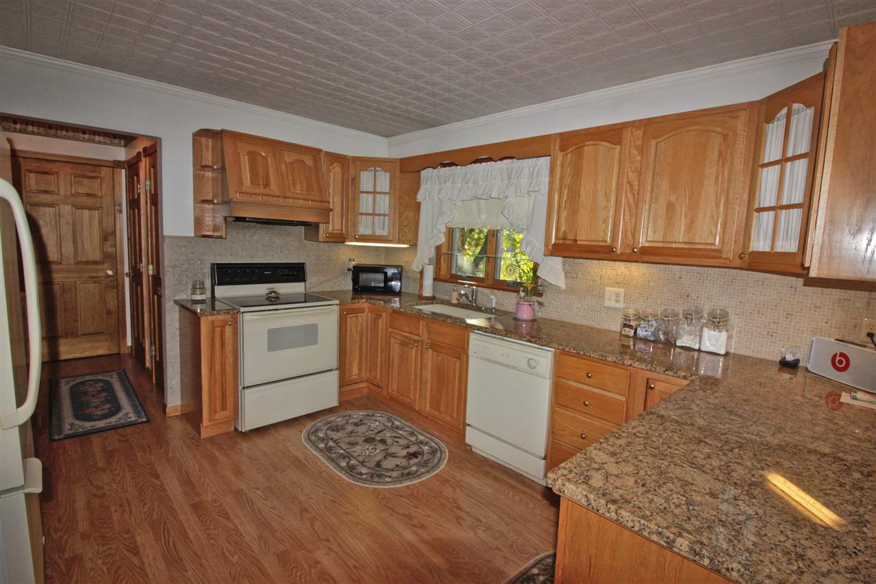 904 East Road Bennington, VT 05201 - Photo 15 of 40